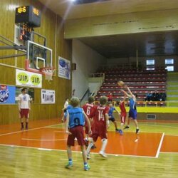 Liga škol v basketbalu