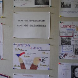 Sametová revoluce očima pamětníků i žáků naší školy