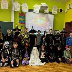 Halloween ve 4. C -  Strašidelně zábavný projektový den