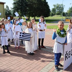 Olympijským pochodem končí oslavy 530 let od založení školy v Sezemicích