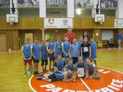 Liga škol v basketbalu